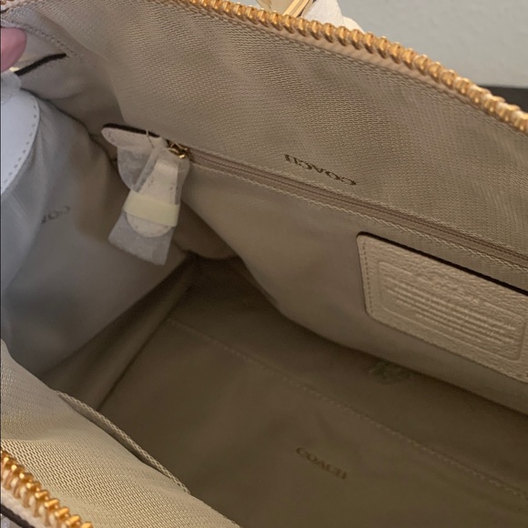 NWT Coach Chalk Rhyder Satchel With Shoulder Strap
& Dust Bag. - Picture 13 of 14